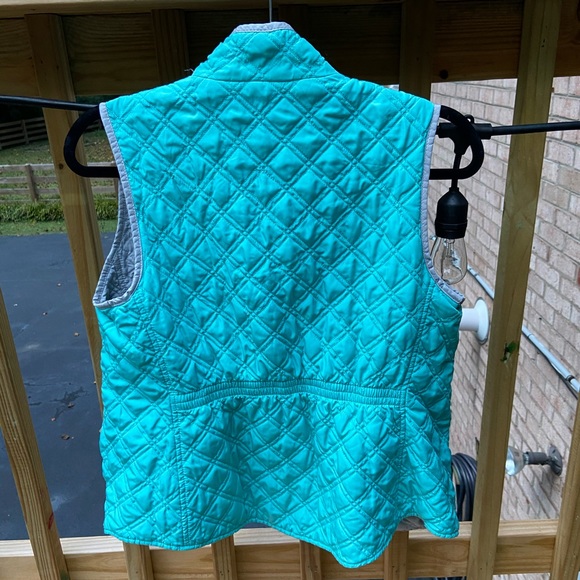 🎉2 for $12 Reversible quilted vest - Picture 5 of 5